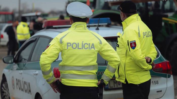 Hundreds of schools in Czechia, Slovakia targeted by mass bomb threats