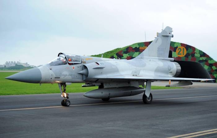 Taiwan’s fighter jet crashes off island’s northwest coast 