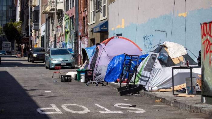 San Francisco begins clearing homeless encampments following Supreme Court ruling - VIDEO