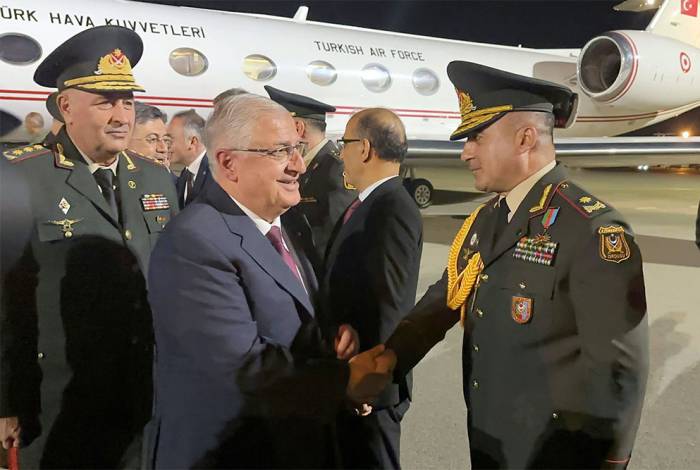 Turkish defense minister, high-ranking military officials arrive in Azerbaijan 