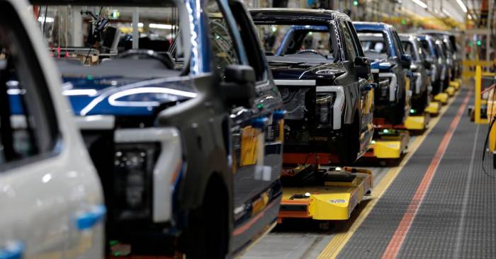 US moves to ban Chinese, Russian tech in vehicles 