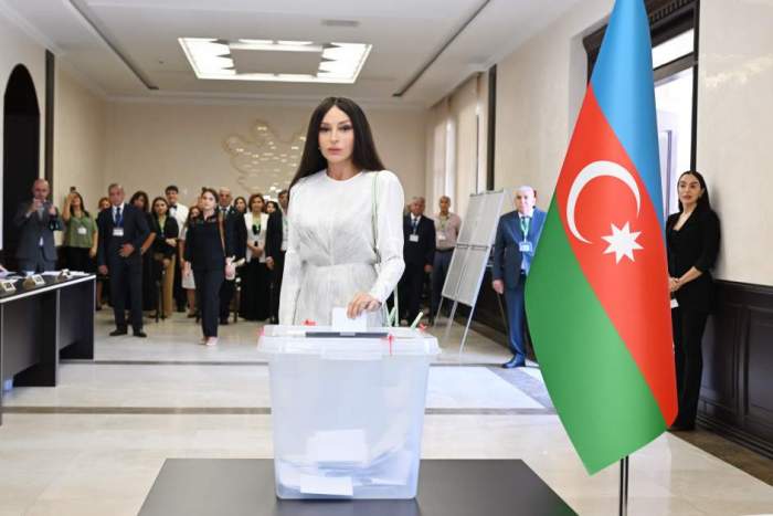 2024/09/2-1725262857.jpg + Azerbaijani president and first lady vote in snap parliamentary elections News about - Azerbaijani president and first lady vote in snap parliamentary elections