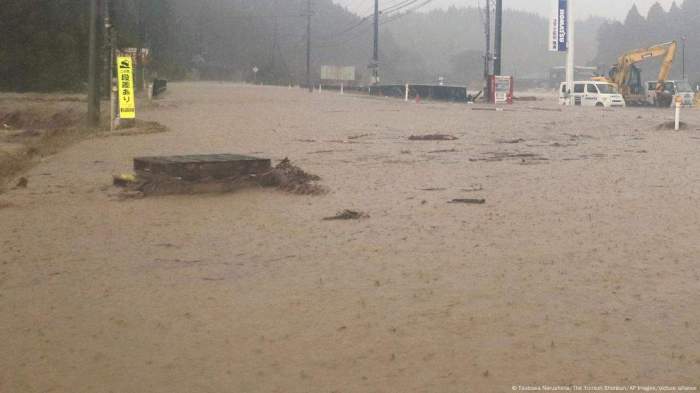 Japan: Heavy rains force evacuations in quake-affected area 