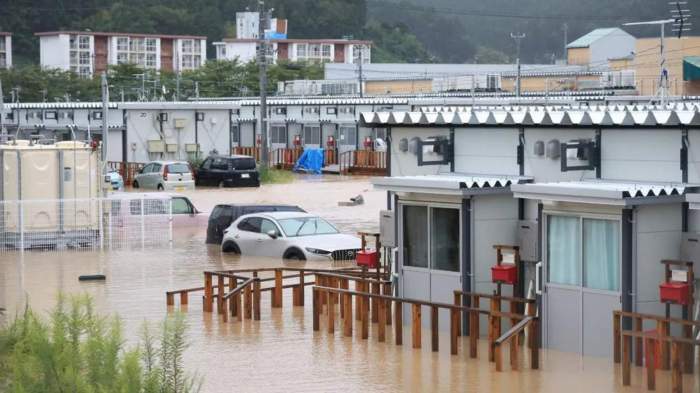 Six dead, 10 missing after floods in central Japan -  VIDEO 