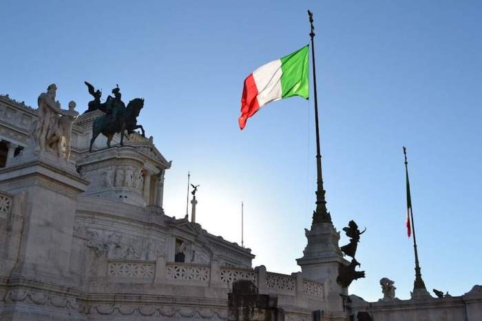 Italy cuts its 2023 GDP growth, budget deficit 