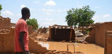 Floods cause Niger to postpone start of new school year 