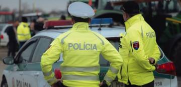 Hundreds of schools in Czechia, Slovakia targeted by mass bomb threats