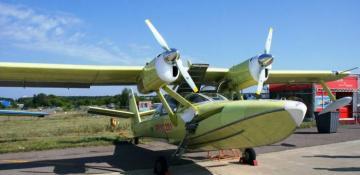 Amphibious aircraft crashes in Russia, killing two pilots