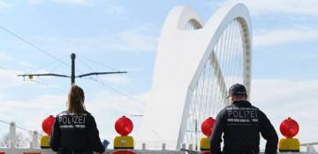 EU countries tighten border checks amid migration surge 