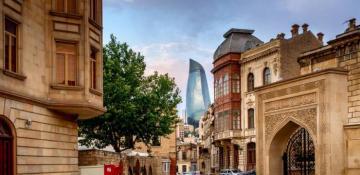 What is the average price per night for 5 star hotels in Azerbaijan?