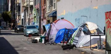 San Francisco begins clearing homeless encampments following Supreme Court ruling - VIDEO