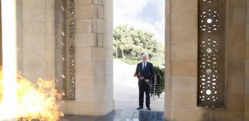 US envoy pays respect to Azerbaijani martyrs