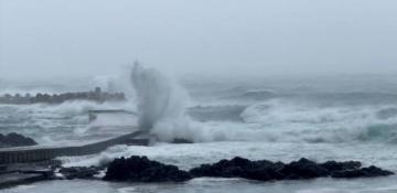 Japan braces for two typhoons 