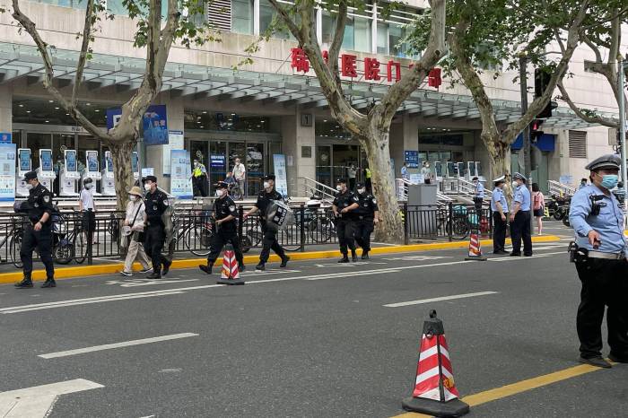 3 killed, 15 injured in Shanghai Walmart stabbing