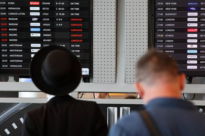 European airlines extend flight suspensions to Israel