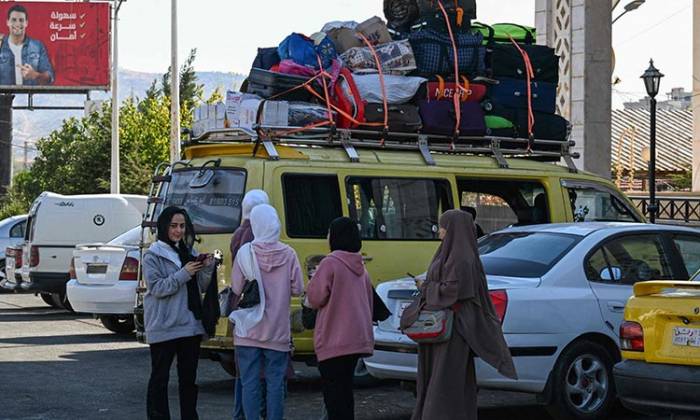 Lebanese government reports over 400,000 people have fled to Syria