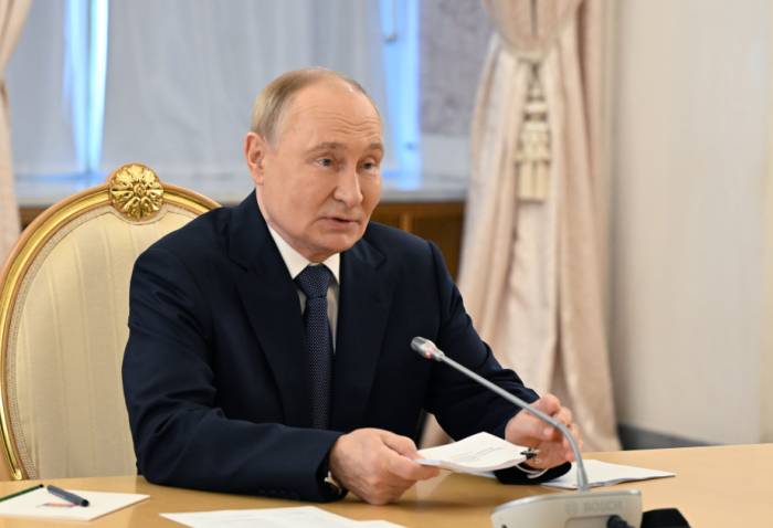 Putin hails positive development of Russia-Azerbaijan relations 