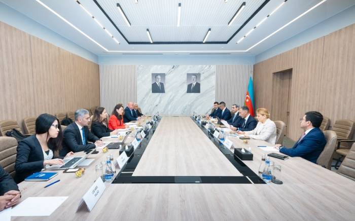 Azerbaijan, ADB mull prospects for co-op on transport infrastructure development 
