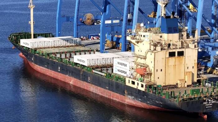 Russian strike on Ukrainian port claims eight lives 