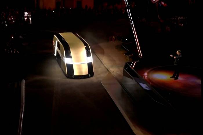 News about - Sleep and wake up at destination: Elon Musk drives Robotaxi