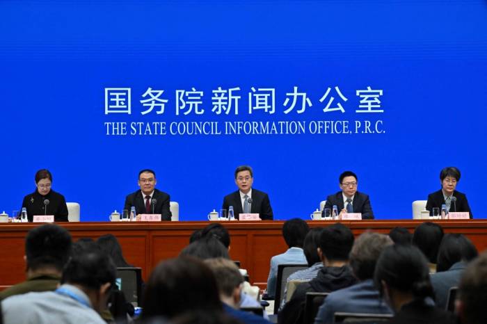 China unveils new spending initiatives to revitalize flagging economy 