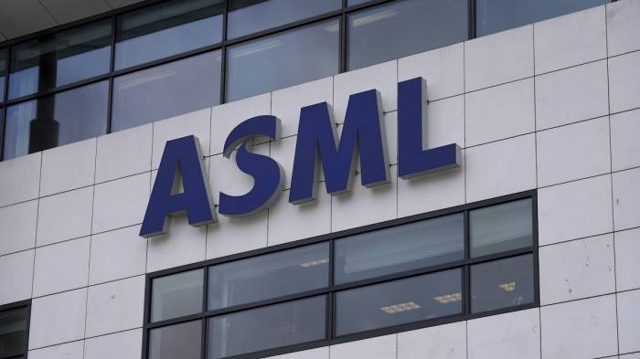 ASML reports weak bookings and lowers 2025 sales forecast, shares drop 15%  