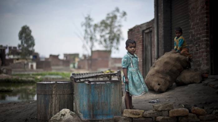 Over one billion people in acute poverty, UN warns