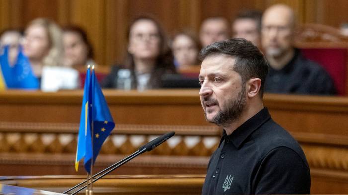 Zelensky: Ukraine does not pursue nuclear weapons but seeks security guarantees from NATO 
