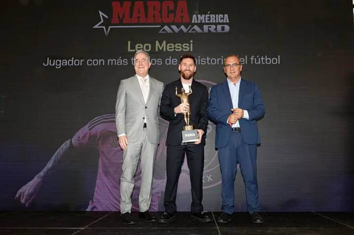 Messi receives MARCA award for most collective titles
