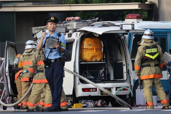 Man arrested after throwing petrol bombs at Japanese ruling party headquarters 