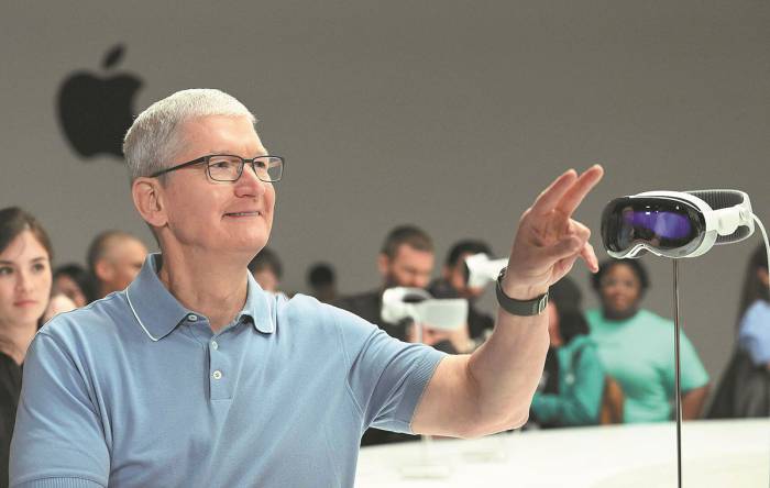 Apple plans to expand its investment in China, says CEO Tim Cook