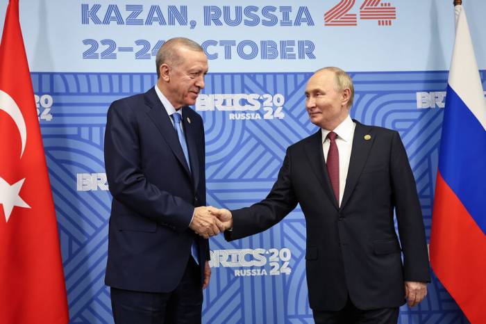 Turkish President bids farewell to Putin and early leaves BRICS summit 