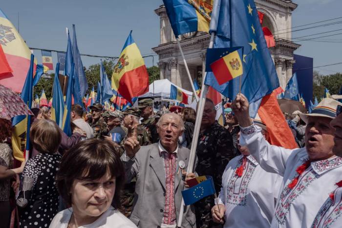  Moldova at a crossroads: Preserve neutrality or move towards Europe? 