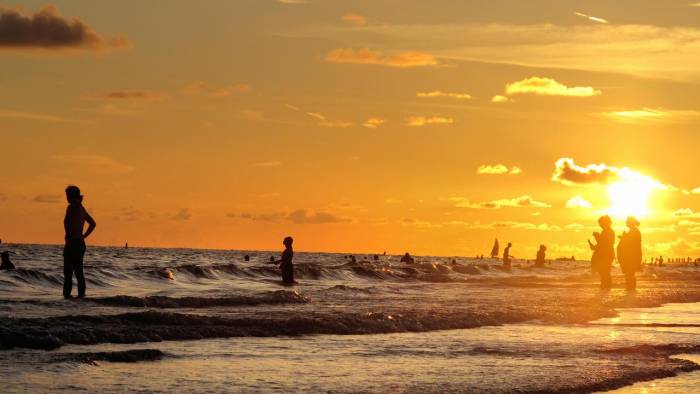 Australia's average temperatures rise by 1.5 degrees, raising alarm over climate goals