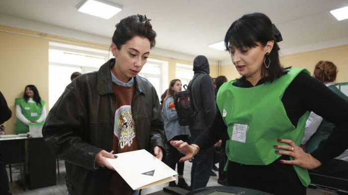 Georgian Interior Ministry detains two people for mass ballot stuffing on election day 