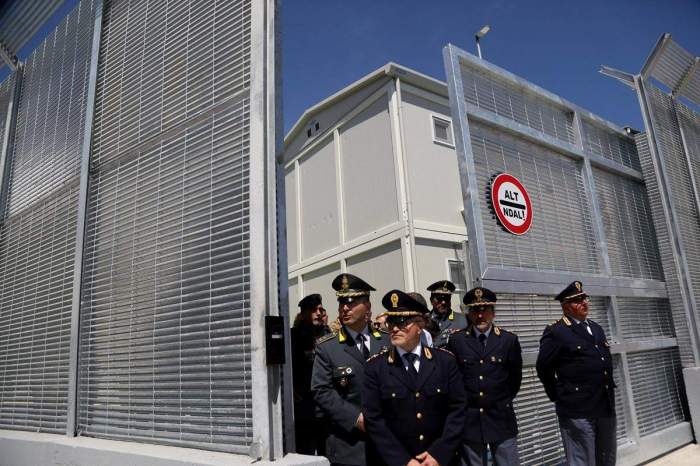 Italy initiates historic migrant transfers to Albania 