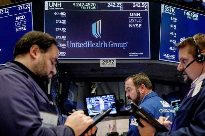 UnitedHealth reports Q3 earnings and revenue above estimates; shares down 