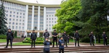 Moldovan police warn of criminal plans to seize public buildings during election campaign