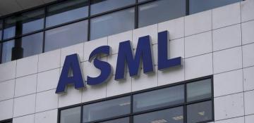  ASML reports weak bookings and lowers 2025 sales forecast, shares drop 15%  