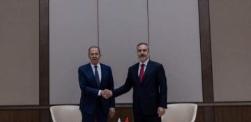 Turkish, Russian FMs discuss bilateral, regional issues 
