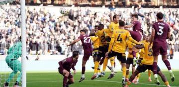 Manchester City claims controversial 2-1 victory over Wolverhampton Wanderers