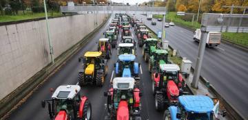 French farmers mobilize for nationwide protests next month 