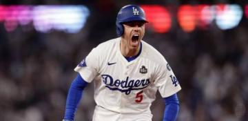 Freddie Freeman strikes again with record-breaking homer in World Series