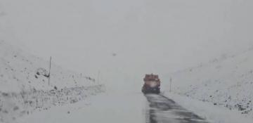 Hawaii sees first snowfall of the season 