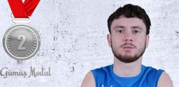 Azerbaijani boxer claims silver medal at European Championships