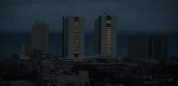 Hurricane Oscar hits Cuba as it struggles with power outage