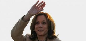 Harris puts pressure on Trump over medical records 