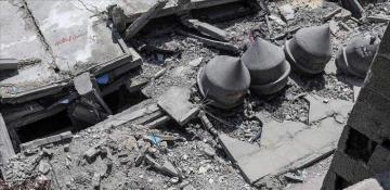 Israeli airstrikes destroy 2 mosques in southern Gaza 