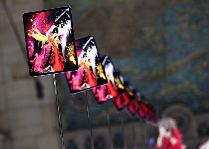 Apple, Capri Holdings, AutoNation fall premarket; Western Digital rises 