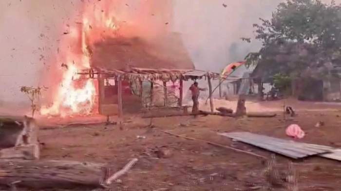 Bolivia wildfires devastate homes and farms 